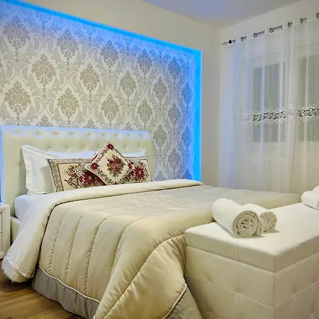 Blue Deluxe Venice *