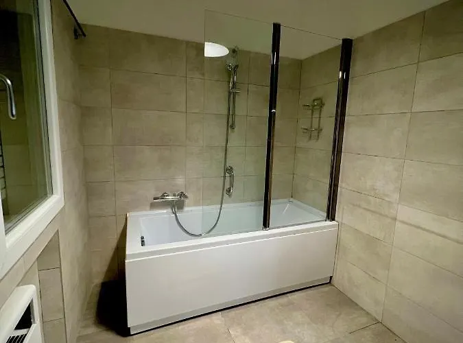 Blue Deluxe Venice بيت ضيافة ميستر